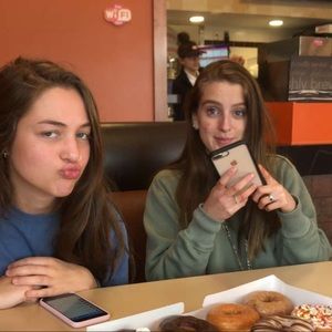 Meet your Posher, Emelia